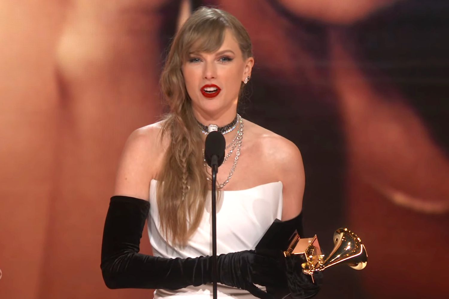 Taylor Swift announces brand-new album at Grammys: 'Tortured Poets Department'